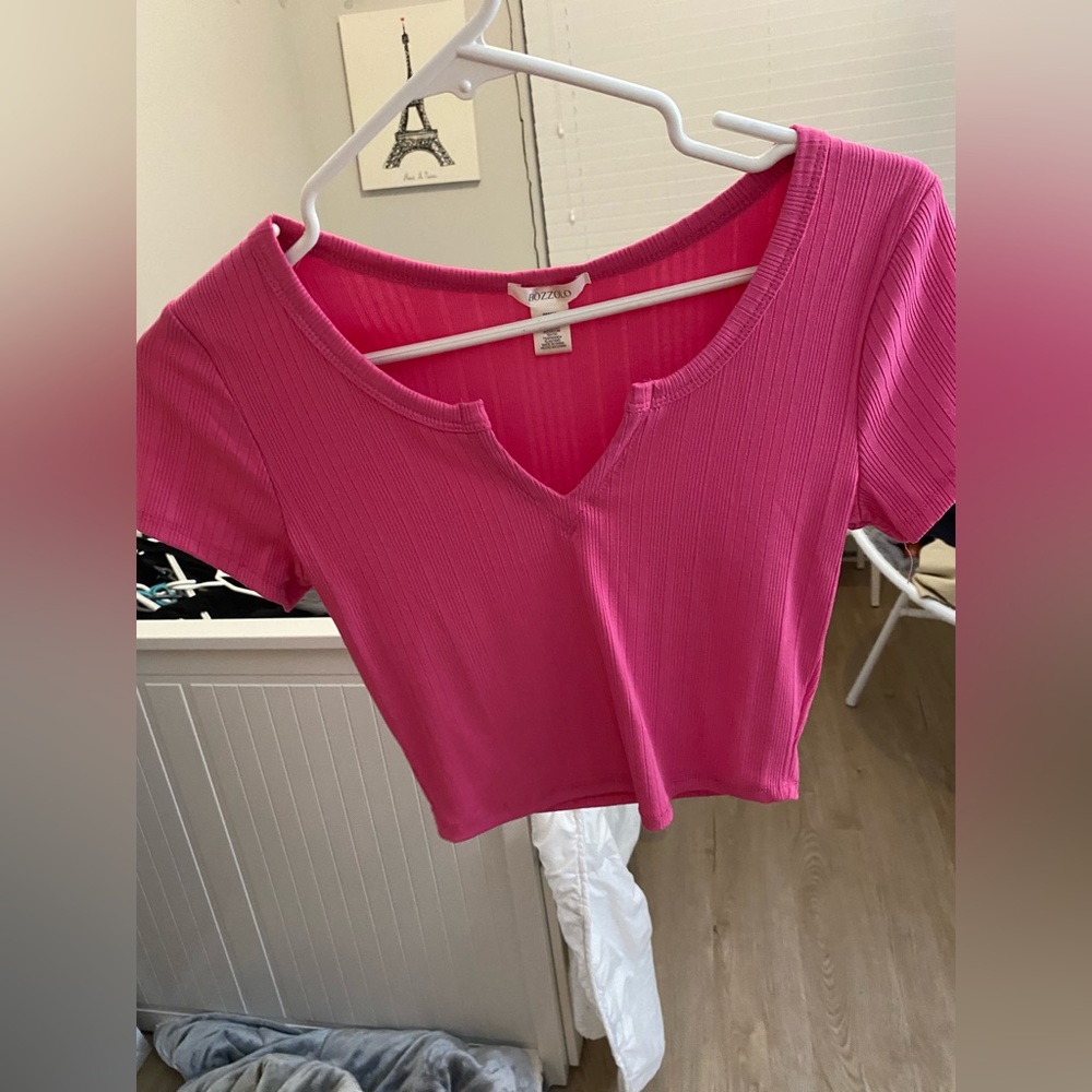 Cute cropped hot pink shirt